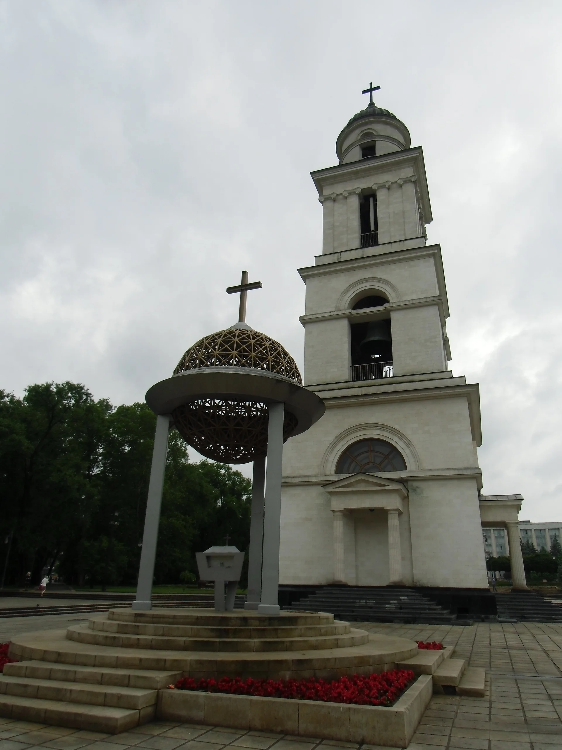 Eglise orthodoxe à Chisinau Eglise orthodoxe à Chisinau — Cathédrale de Kishinev (Moldavie)