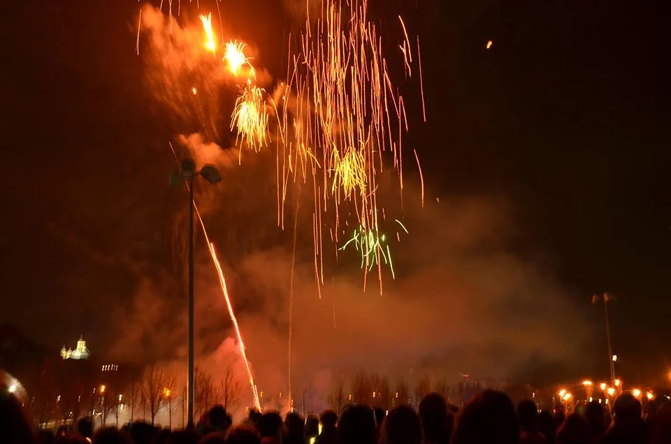 Feux d'artifice pour la fête du soleil, le 21 décembre — Madrid (Espagne)