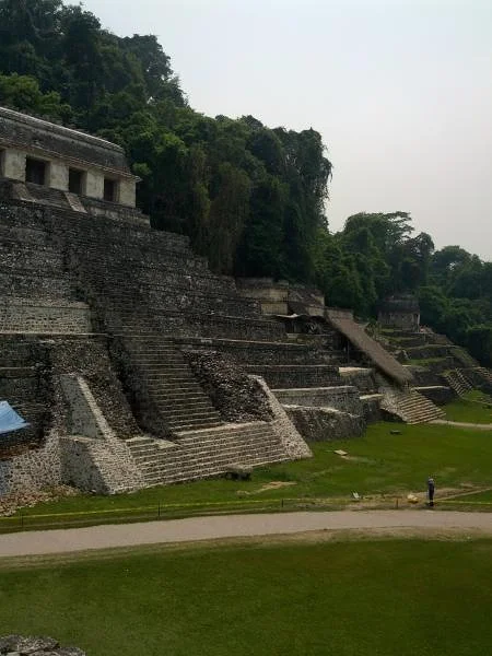 Palenque Palenque — Ville préhispanique et parc national de Palenque (Mexique)