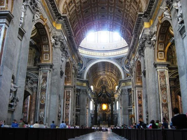 Basilica di San Pietro — Basilique Saint-Pierre (Italie)