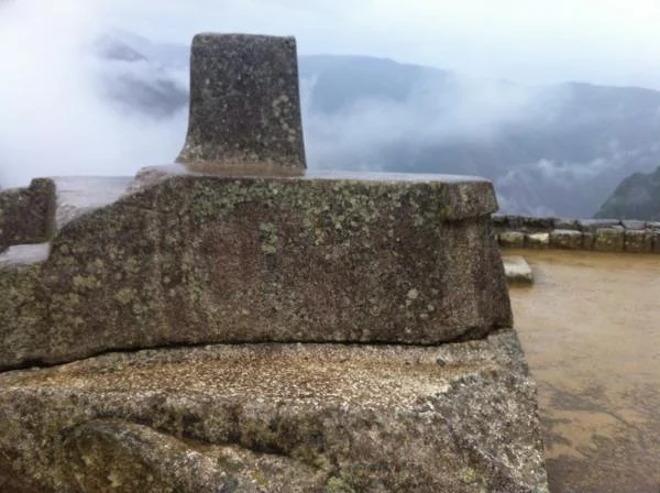 La pierre solaire — Machu Picchu (Pérou)