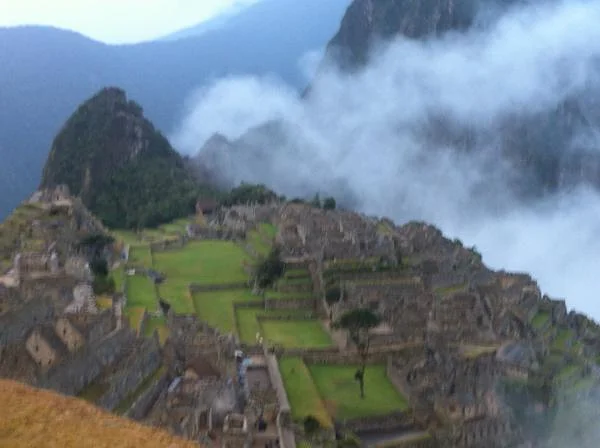 Arrivée au sommet Arrivée au sommet — Machu Picchu (Pérou)