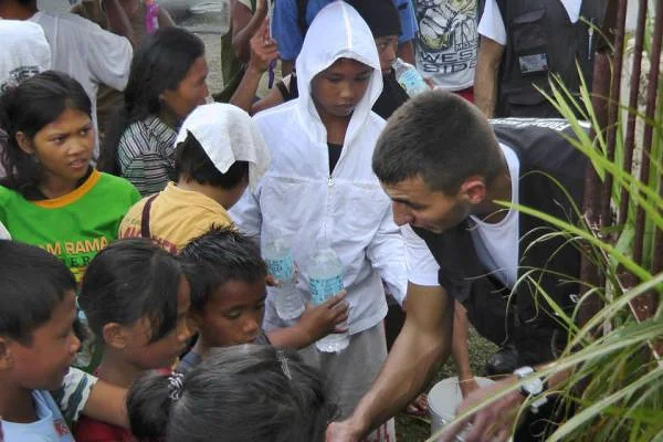 Distribution de bouteilles d'eau