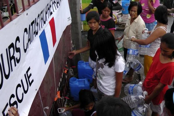 Files d'attentes pour accéder à l'eau (Philippines)