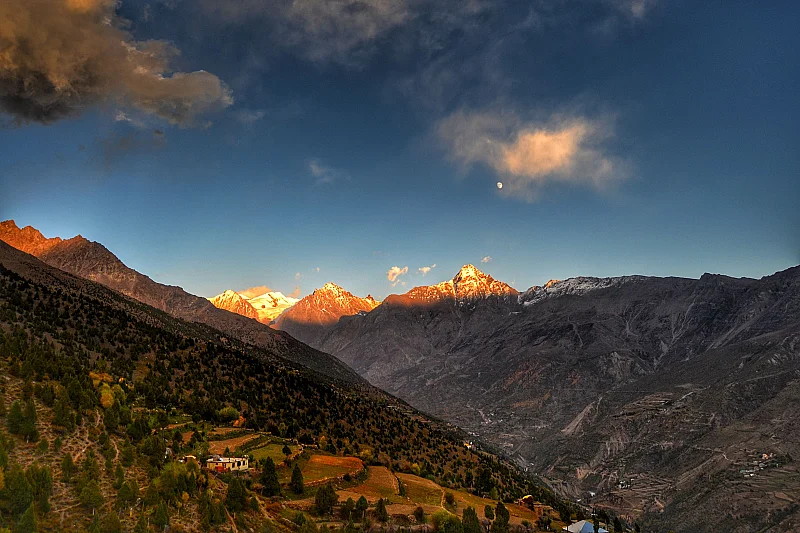 Manaslu sunset view