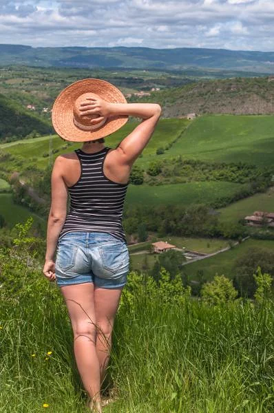 Face à la vallée de Roquefort (France)