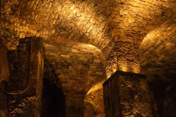 Dans les caves (France)