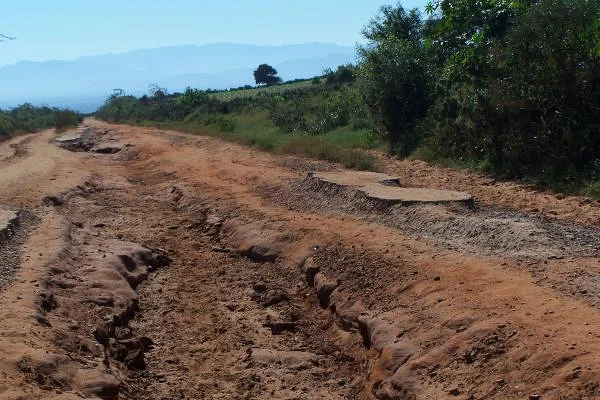 Une route en bon état (Madagascar)