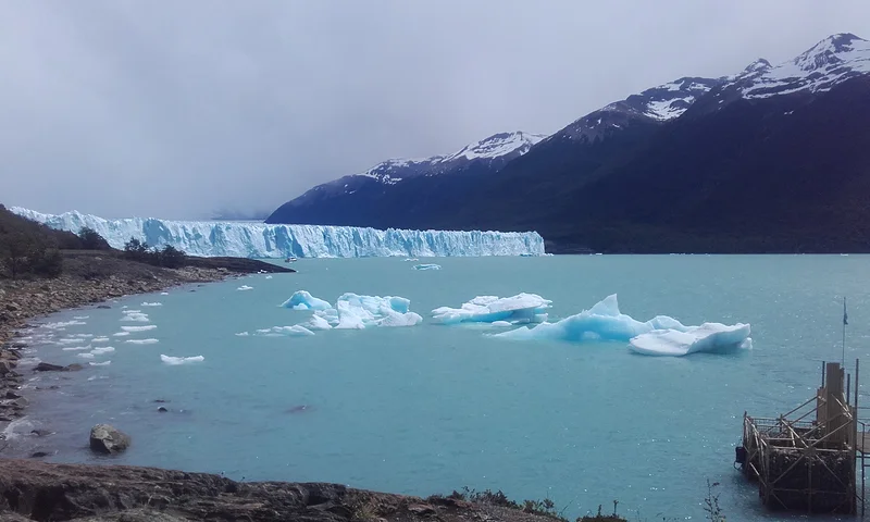On s'approche du glacier (Argentine)