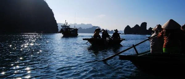 Croisière en baie d'Halong Croisière en baie d'Halong — Baie d'Hạlong (Viêt Nam)