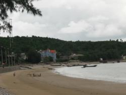 Ouf la terre ferme...euh la plage ferme...