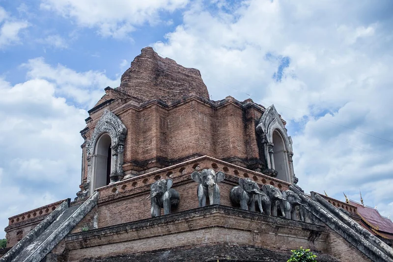 Wat Chedi Luang — Temple Wat Chedi Luang (Thaïlande)
