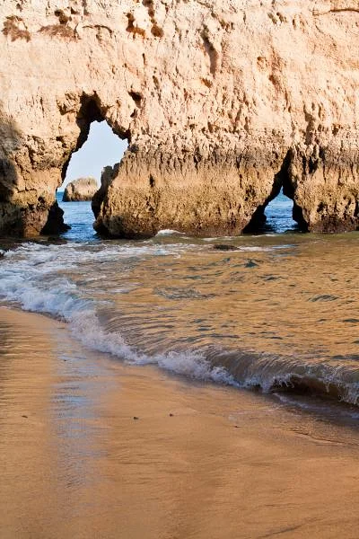Vagues sur la plage — Plage de Marinha (Portugal)