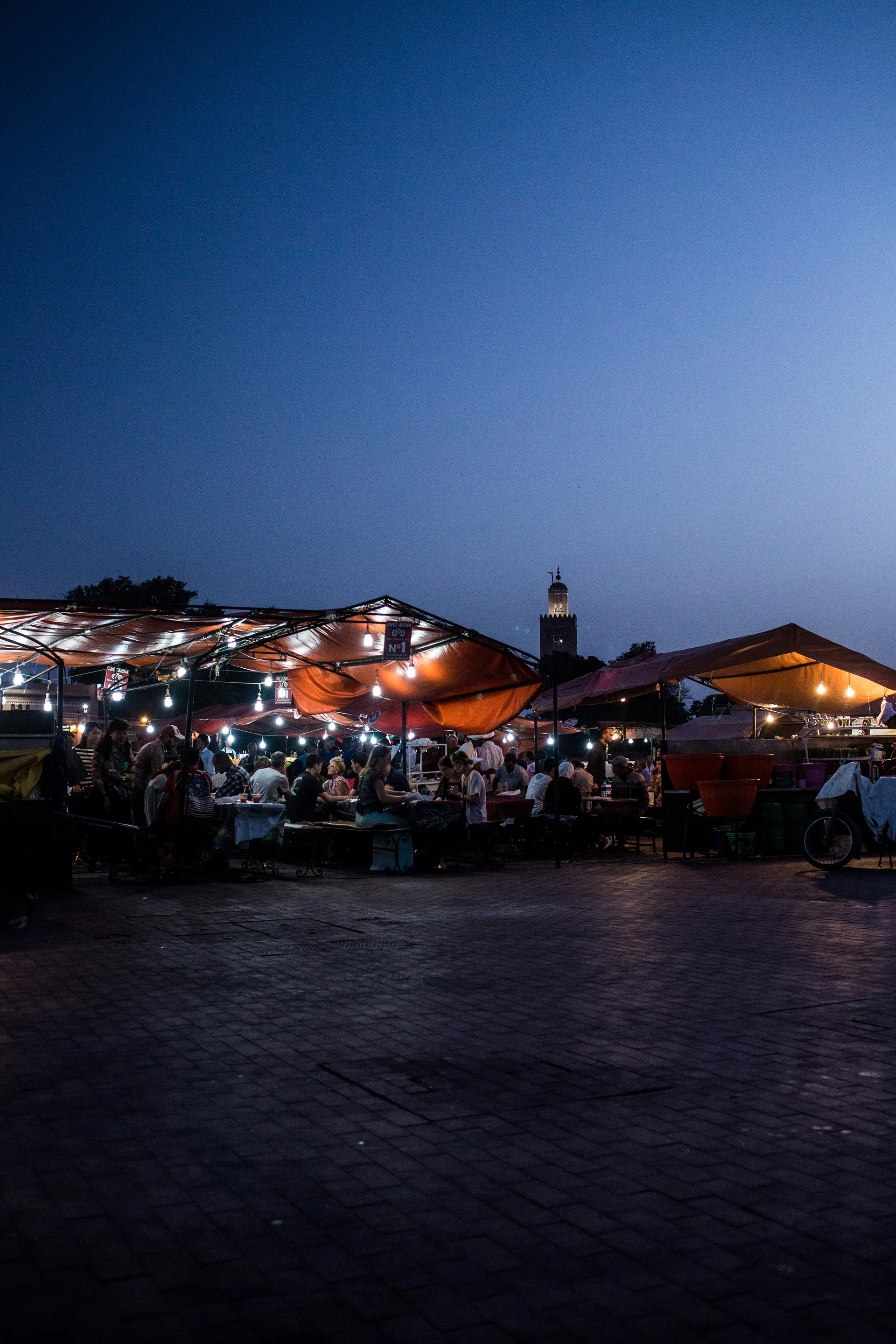 Marrakech 10 — Place Jamaa El Fna (Maroc)