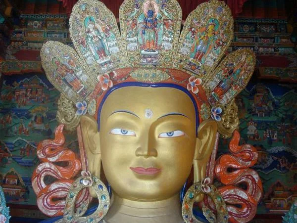 Statue du Bouddha Maitreya (Inde)