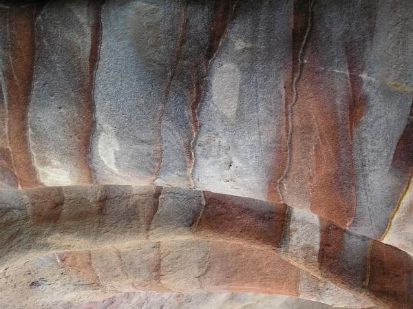 Détails des strates — Ruines de Petra (Jordanie)