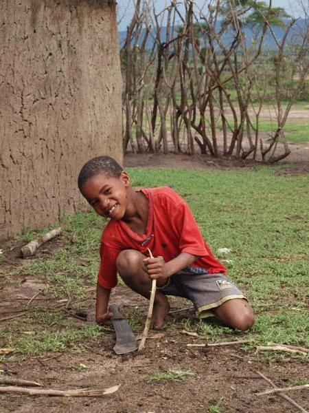 Enfant masaï — Réserve Masai Mara (Kenya)