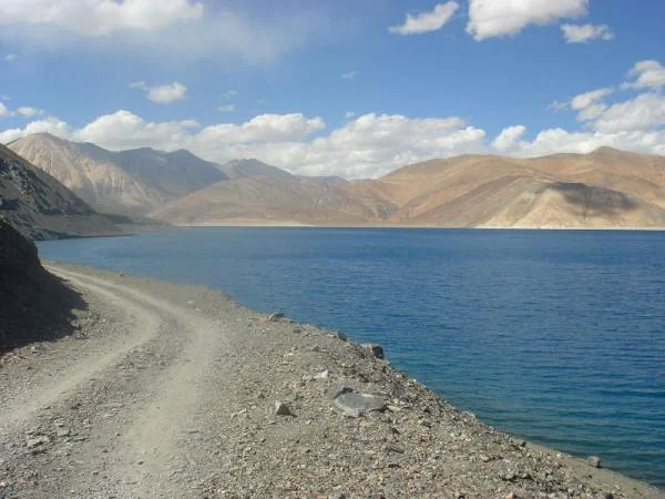 Pangong Tso Pangong Tso — Pangong Tso (Inde)
