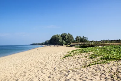 Plage de Mai Khao