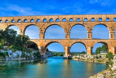 Vers-Pont-du-Gard