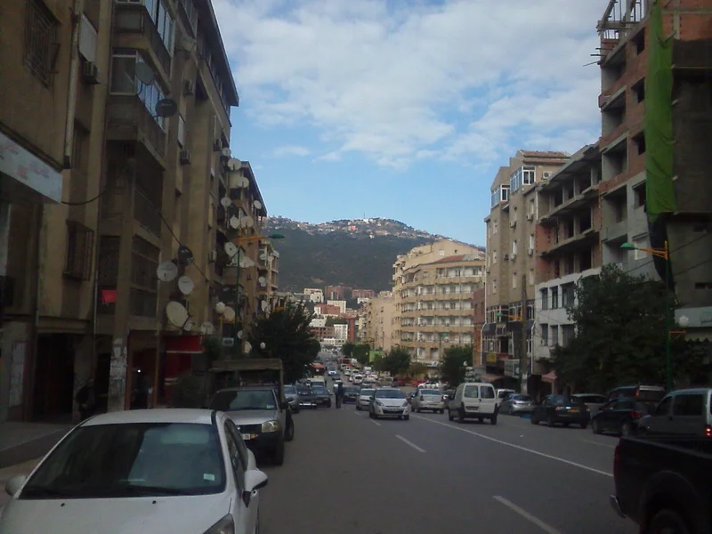 Rue de Tizi-Ouzou — Tizi Ouzou (Algérie)