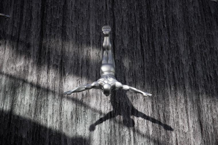 Statues de plongeurs à Dubaï Mall