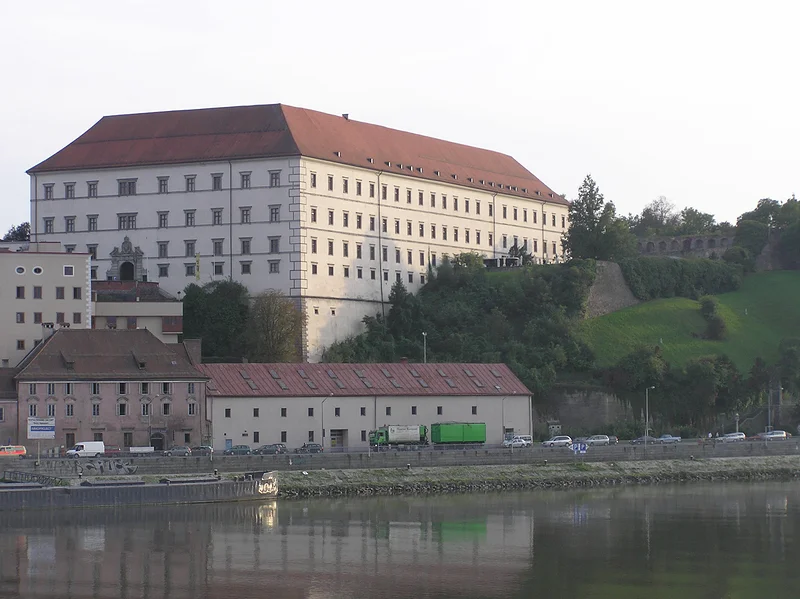 #12 Château de Linz