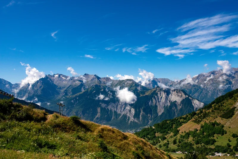 Les Deux-Alpes en été — Station de ski des Deux-Alpes (France)
