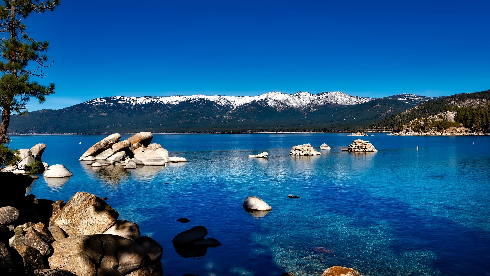 Emerald Bay sur le lac Tahoe Emerald Bay sur le lac Tahoe — Emerald Bay State Park (Etats-Unis)