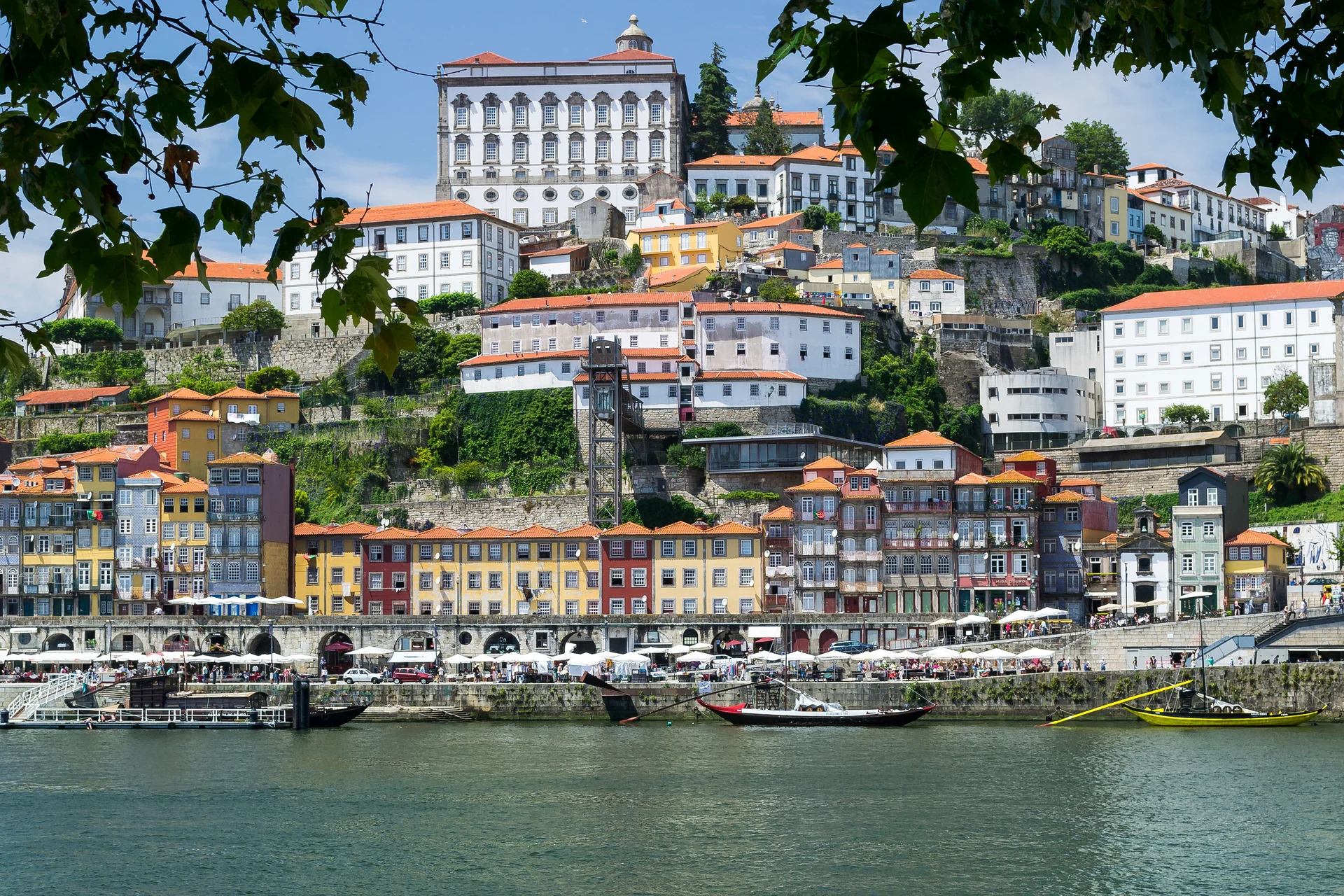 Porto — Place Ribeira (Portugal)