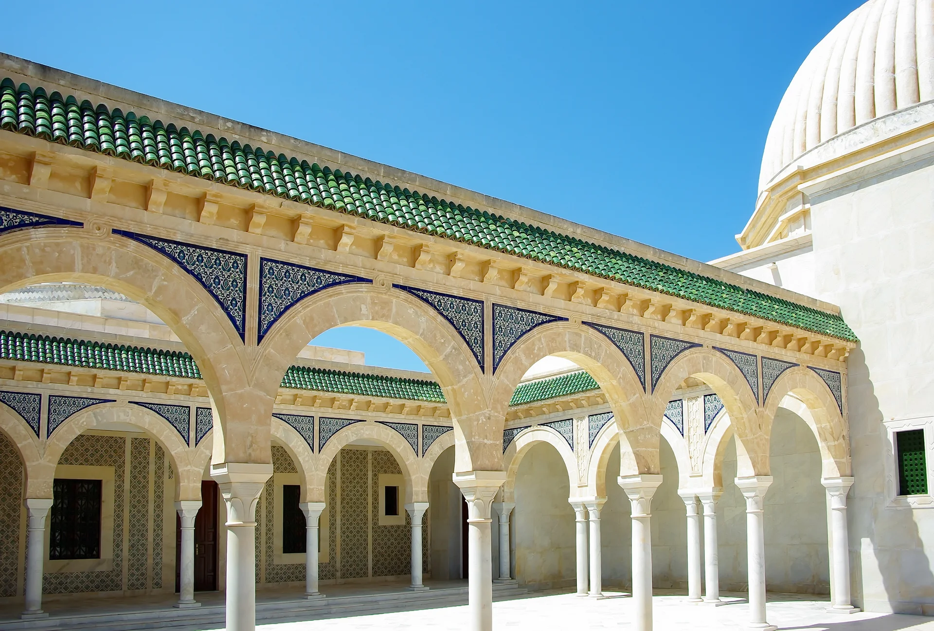 Mausolée de Bourguiba à Monastir Mausolée de Bourguiba à Monastir — Mausolée de Bourguiba (Tunisie)