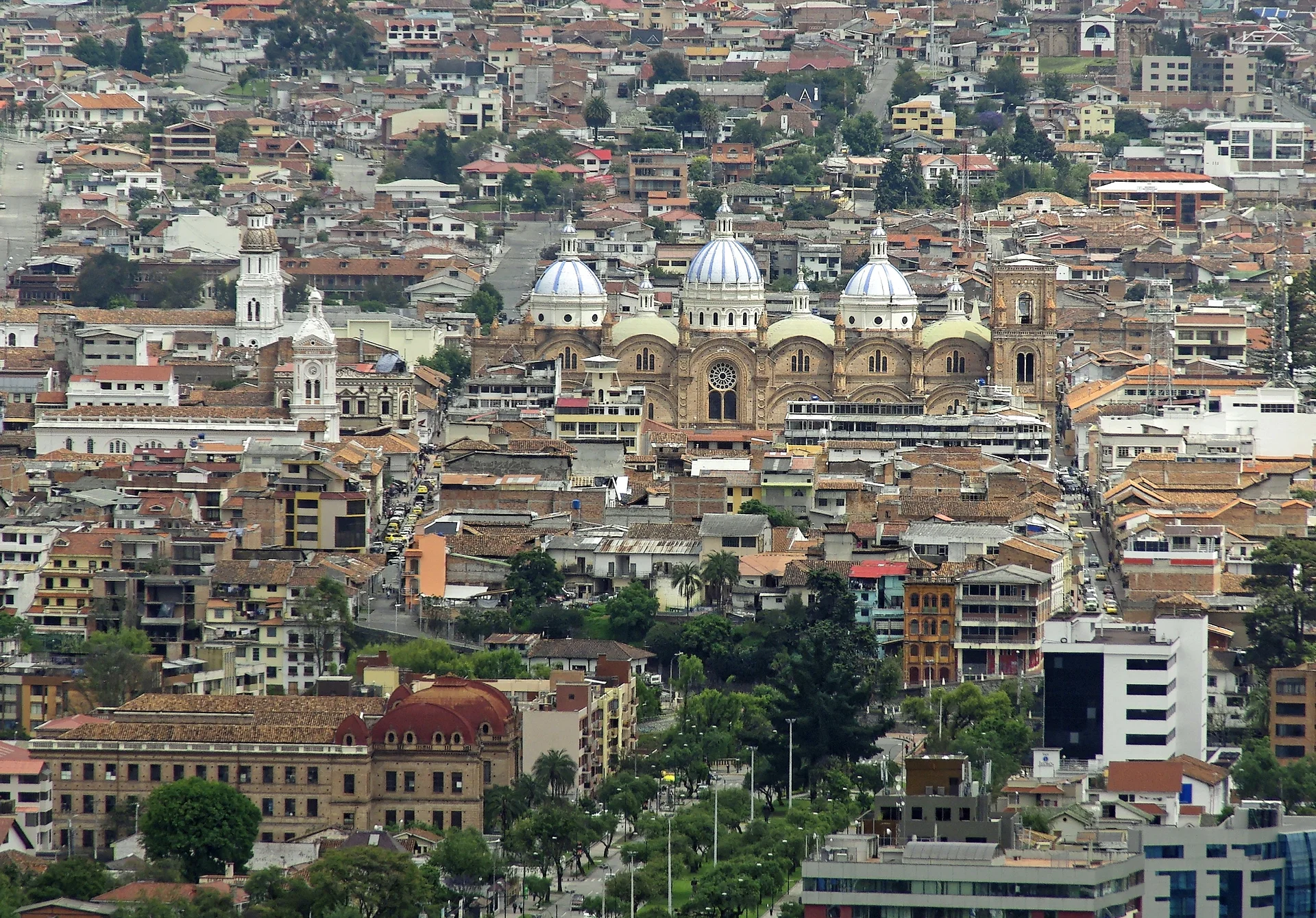 Cuenca et sa Cathédrale Cuenca et sa Cathédrale — Cathédrale de Cuenca (Équateur)
