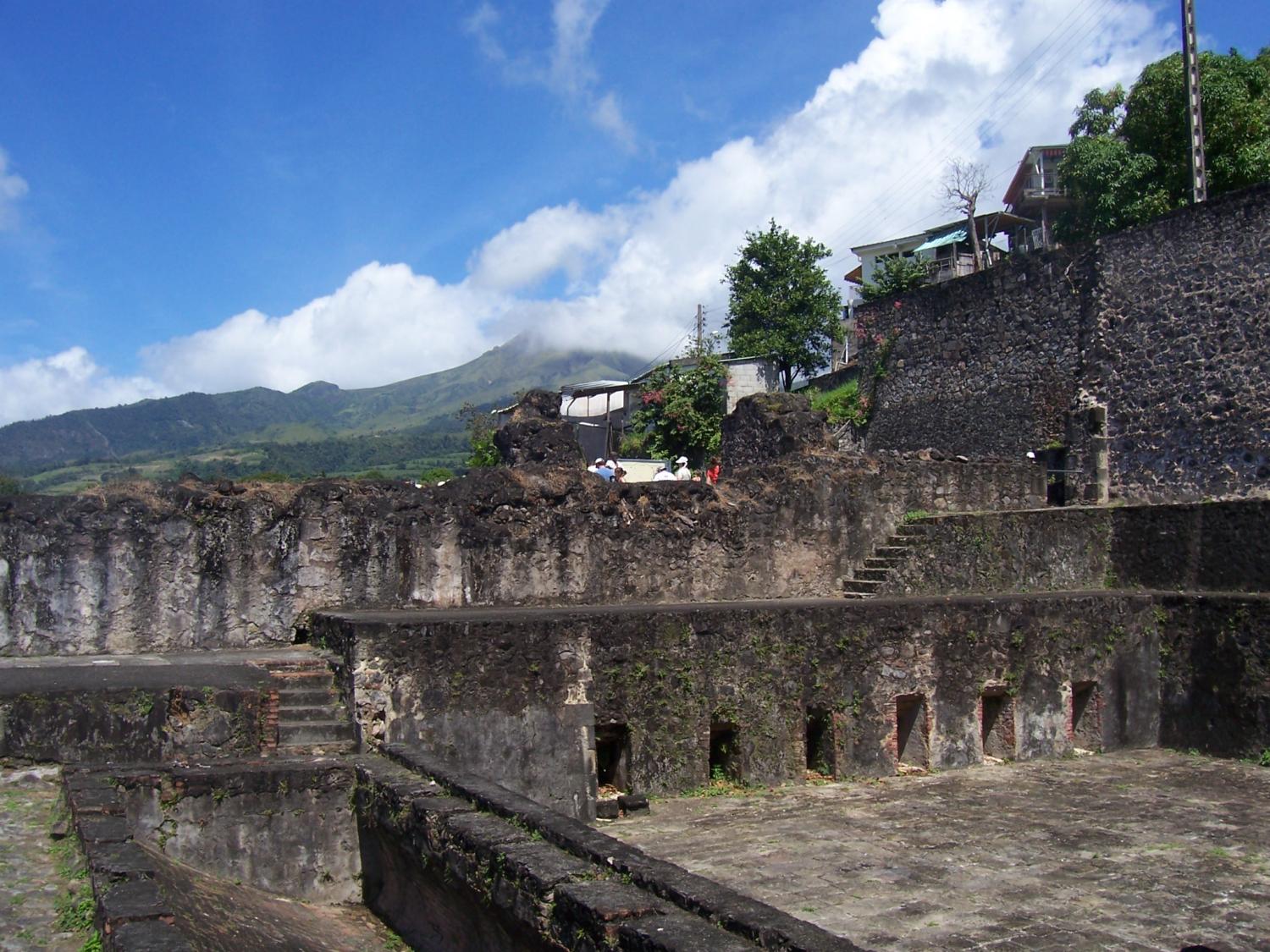 Ruines du Théâtre à Saint Pierre