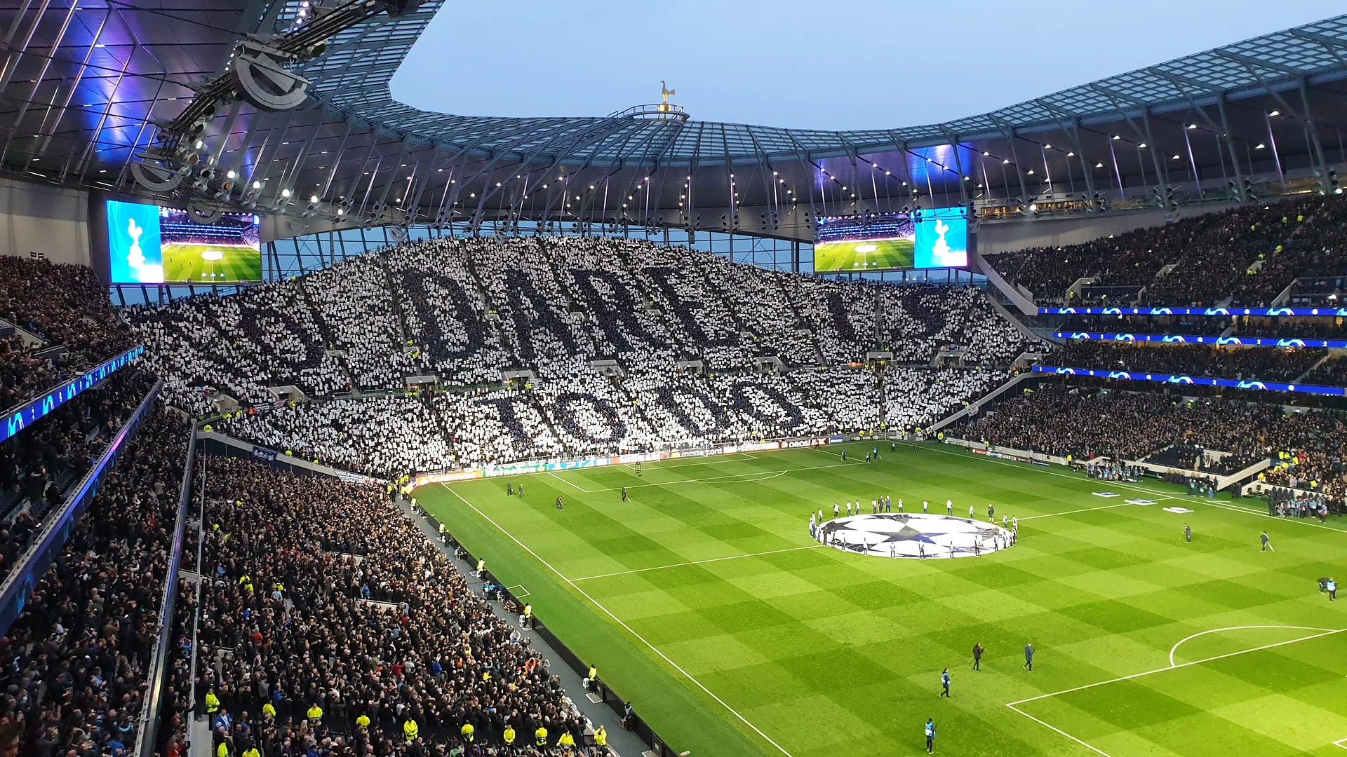 Tottenham Hotspur Stadium — Tottenham Hotspur Stadium (Royaume-Uni)