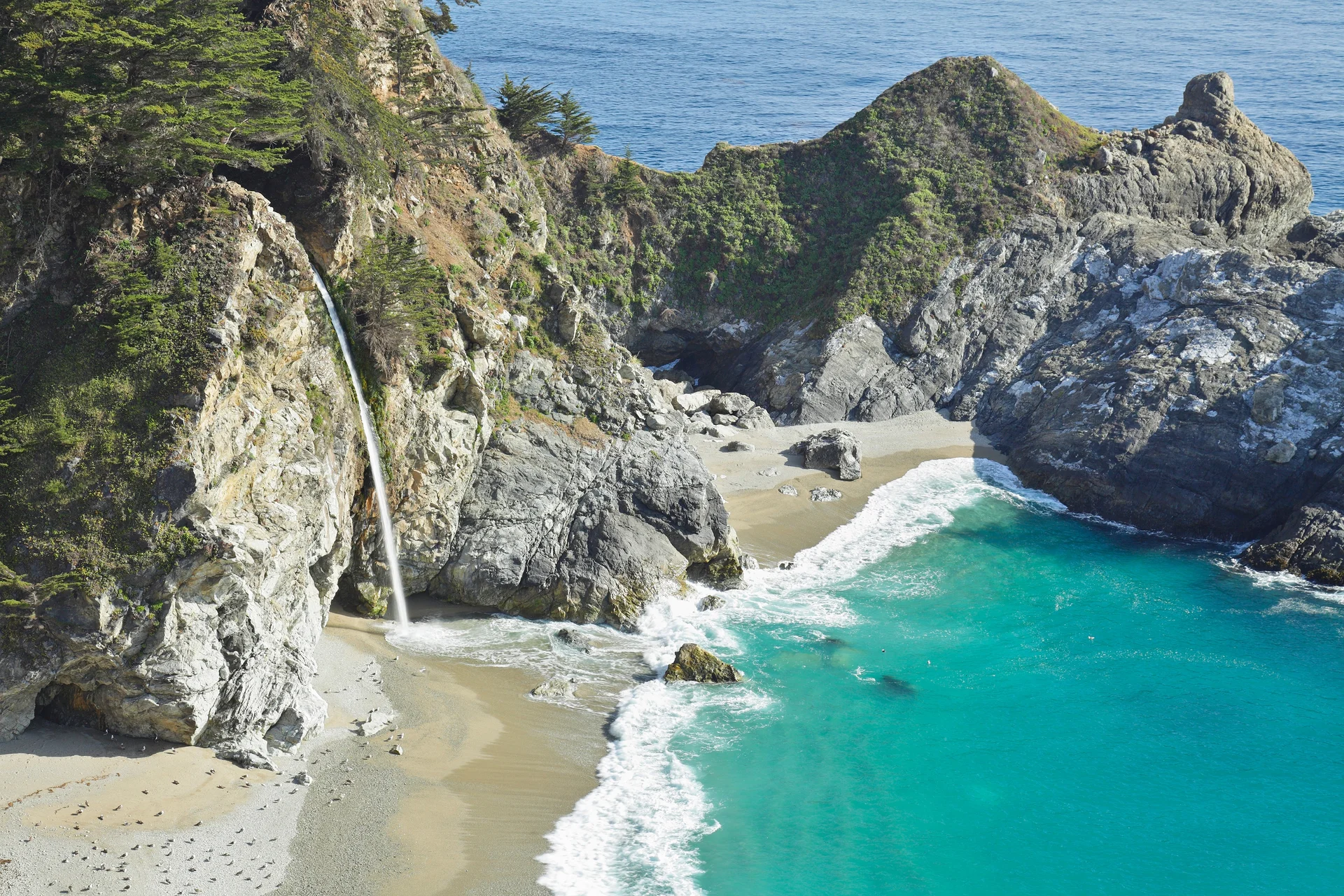 McWay Falls McWay Falls — McWay Falls (Etats-Unis)