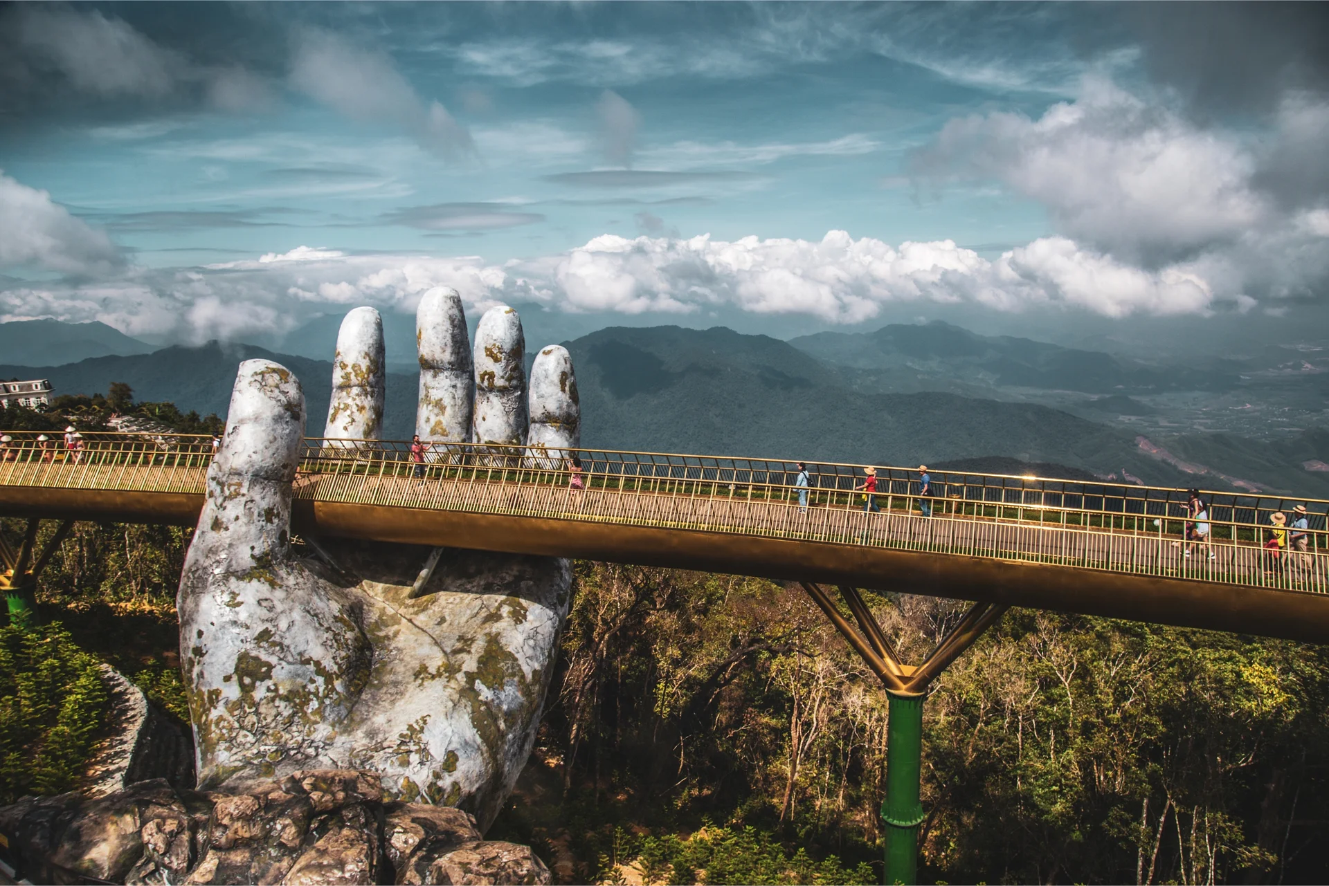 Golden Bridge, Da Nang