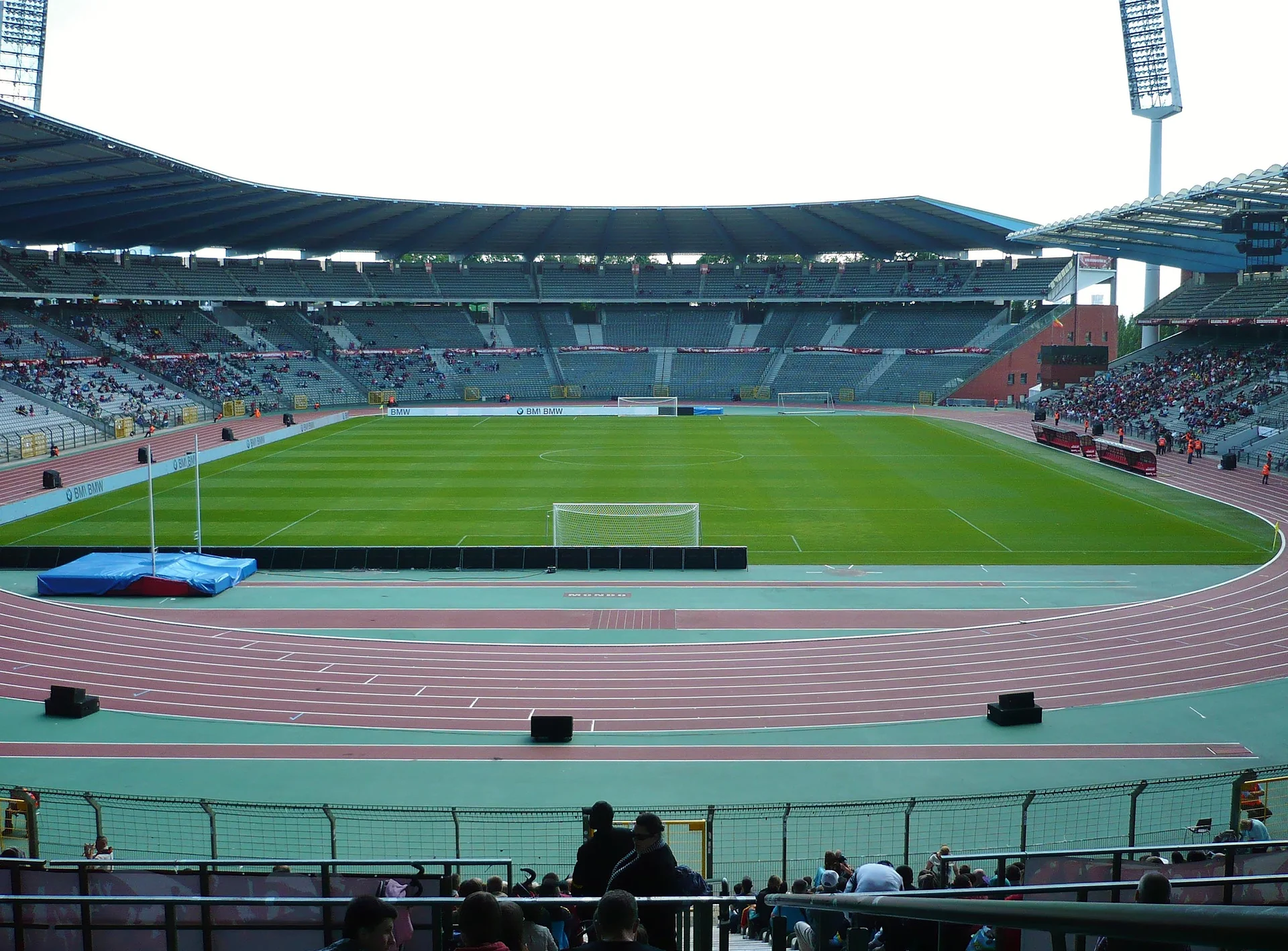 Stade Roi Baudouin Stade Roi Baudouin — Stade Roi-Baudouin (Belgique)