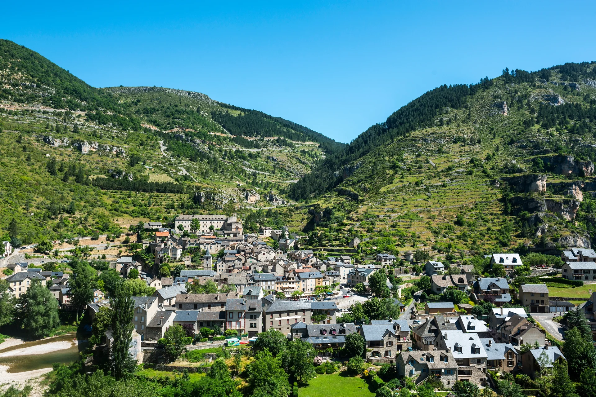 Sainte-Enimie dans les Gorges du Tarn