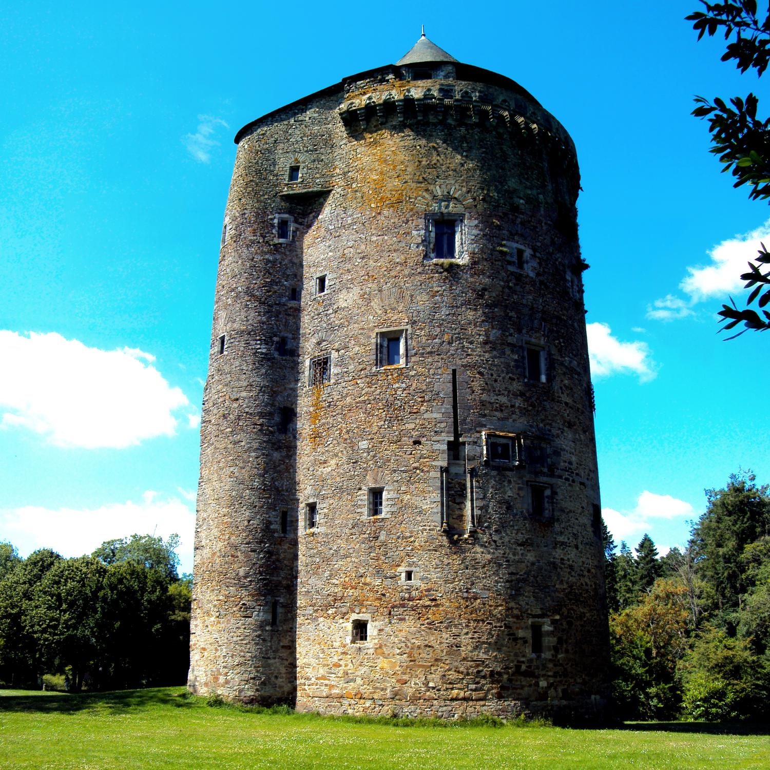 Tour Du Guesclin, Château du Grand Fougeray