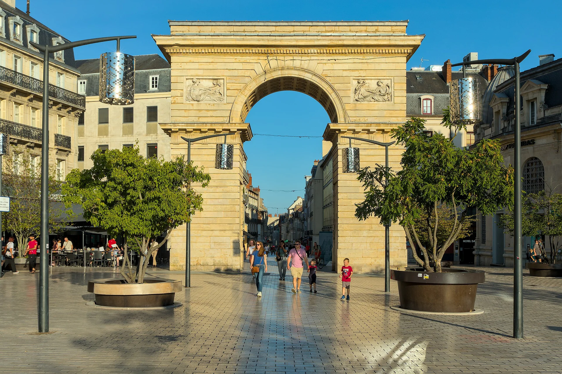 Porte Guillaume, Place Darcy à Dijon