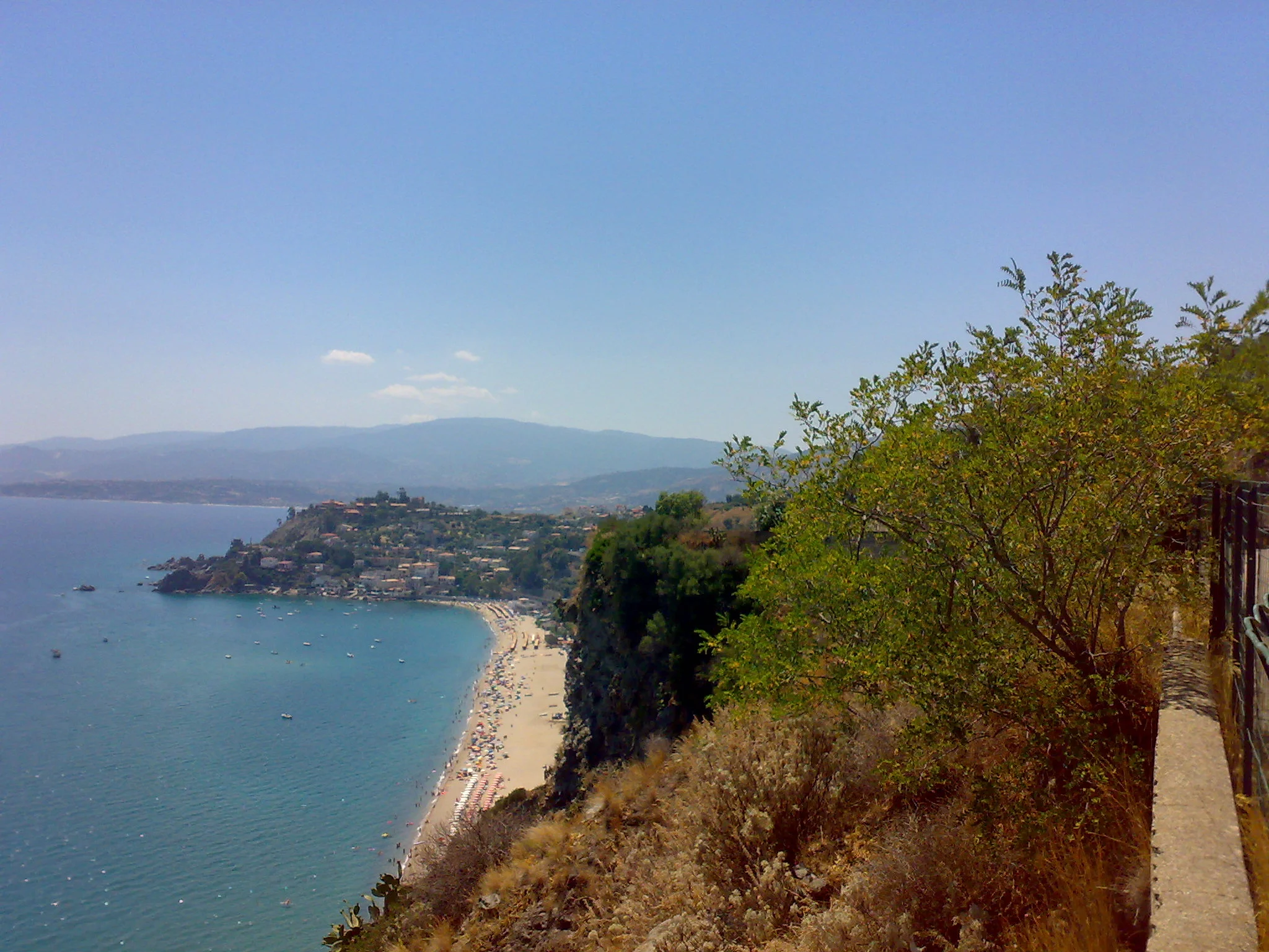 Plage de Caminia à Staletti