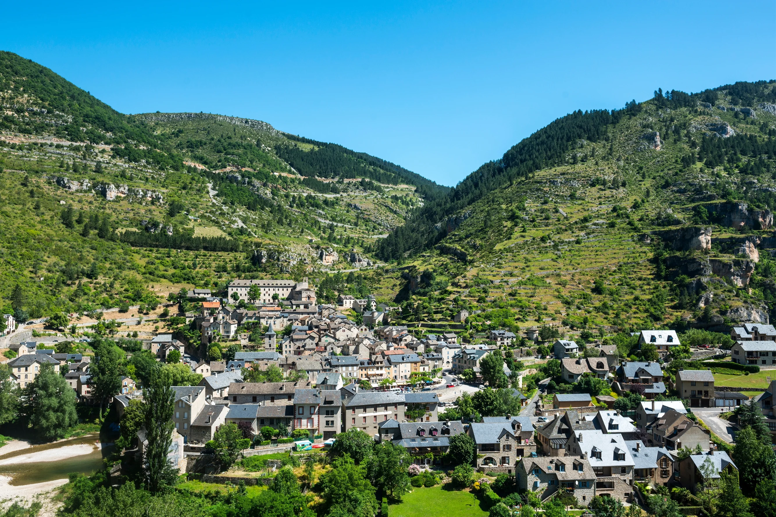 Sainte-Enimie dans les Gorges du Tarn