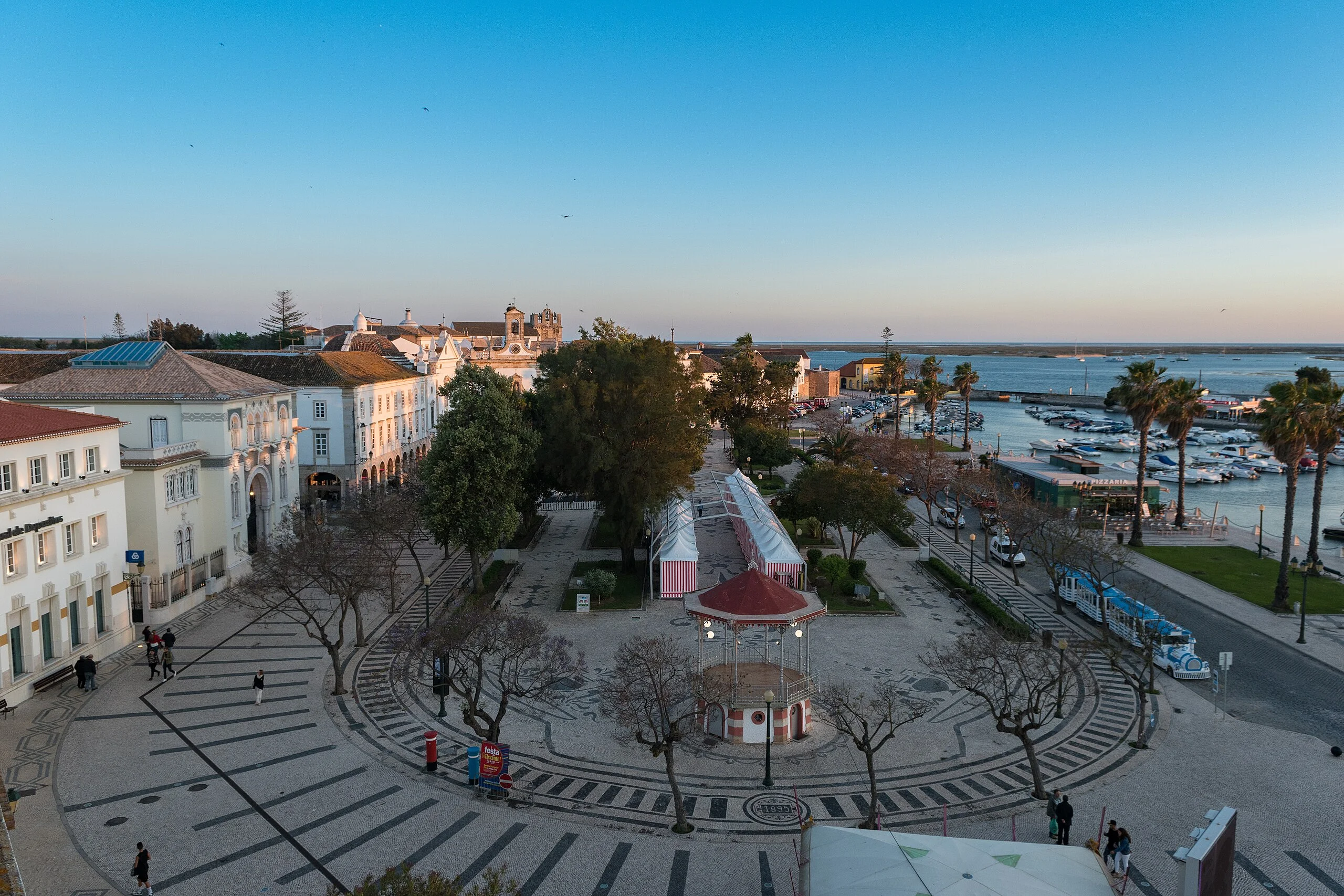 Faro au coucher de soleil