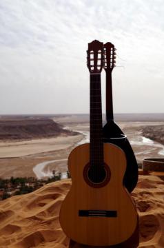 La guitare et la mondoline