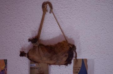 La gourde en peau d'animal