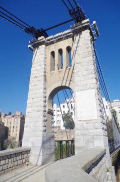entrée de la Passerelle Perregaux