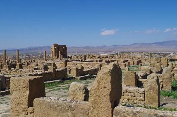 Perspective sur les ruines — Ruines de Timgad (Algérie)