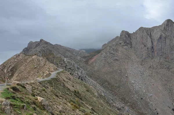 Piste du col — Parc national de Djurdjura (Algérie)