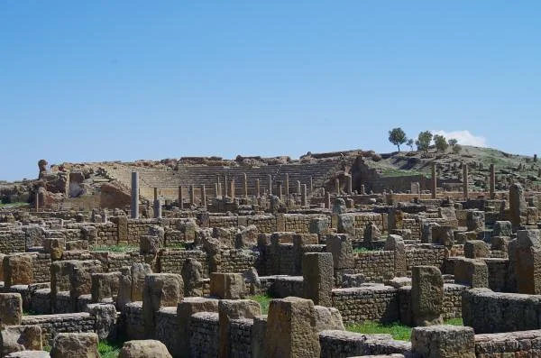Le théâtre romain — Ruines de Timgad (Algérie)