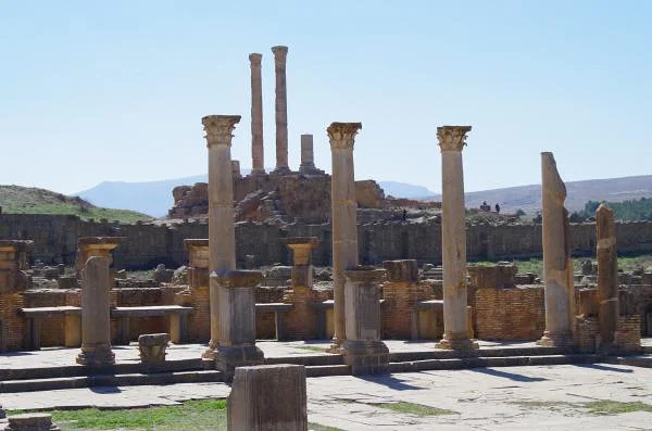 Le Forum — Ruines de Timgad (Algérie)
